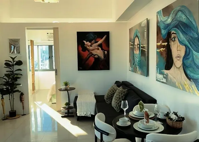 Art Gallery 2 Balcony Have A Great View Of Skyline Apartment