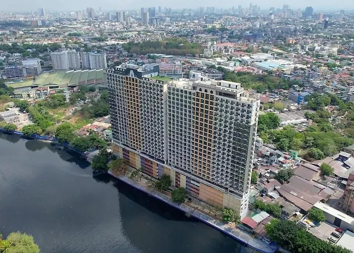 Apartment Art Gallery 2 Balcony Have A Great View Of Skyline Manila