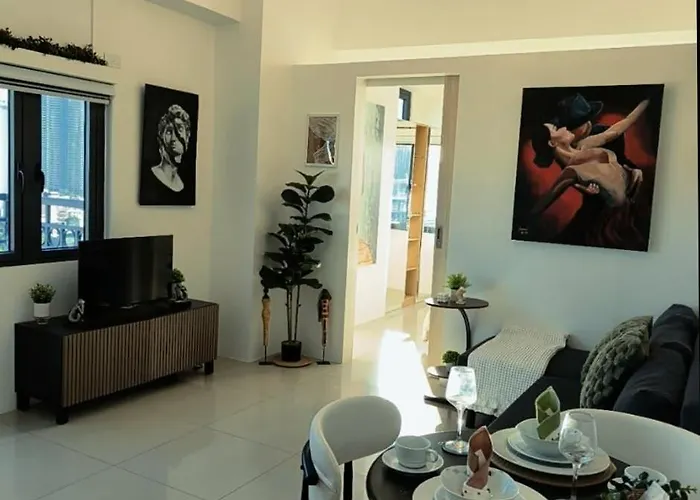 Apartment Art Gallery 2 Balcony Have A Great View Of Skyline *