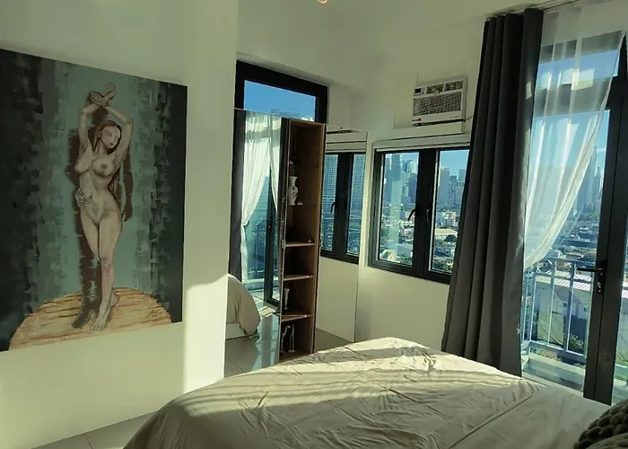 Art Gallery 2 Balcony Have A Great View Of Skyline *